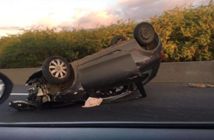 Accident de voiture a? Saint-Paul (Photo Ryan Mira Moutoussamy? Radar 974)
