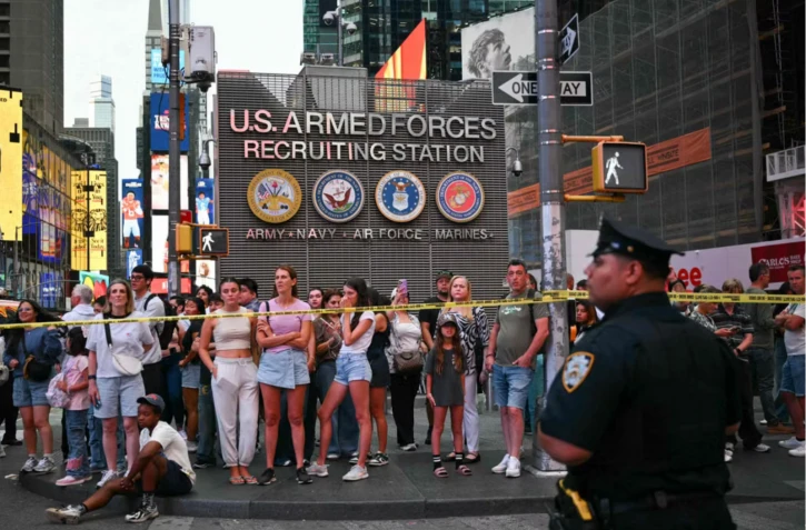 Attaque au couteau à New York : une femme tuée, l’assaillante abattue par la police