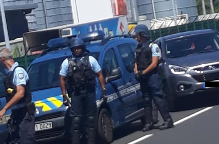 Blocage Carrefour Sainte-Suzanne