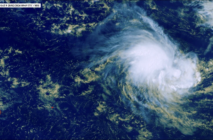 À 2.190 km de La Réunion, la dépression tropicale devrait s'intensifier au de cyclone tropical d'ici la fin de semaine