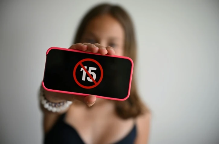 L'Union européenne envisage d'instaurer un accès "progressif et gradué" des enfants et adolescents aux plateformes en ligne, pour les protéger contre leurs risques