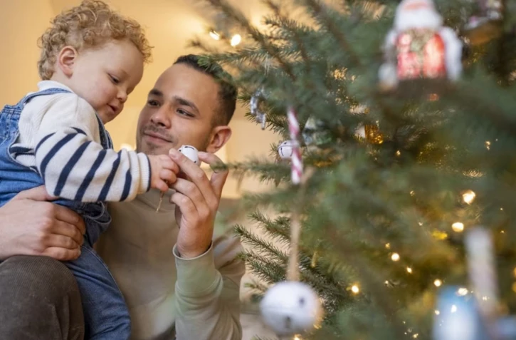 Cette prime est versée habituellement à l'ensemble des bénéficiaires du RSA et aux chômeurs en fin de droits, sans qu'ils aient besoin d'en faire la demande. (PANCAKE PICTURES / CONNECT IMAGES / AFP)