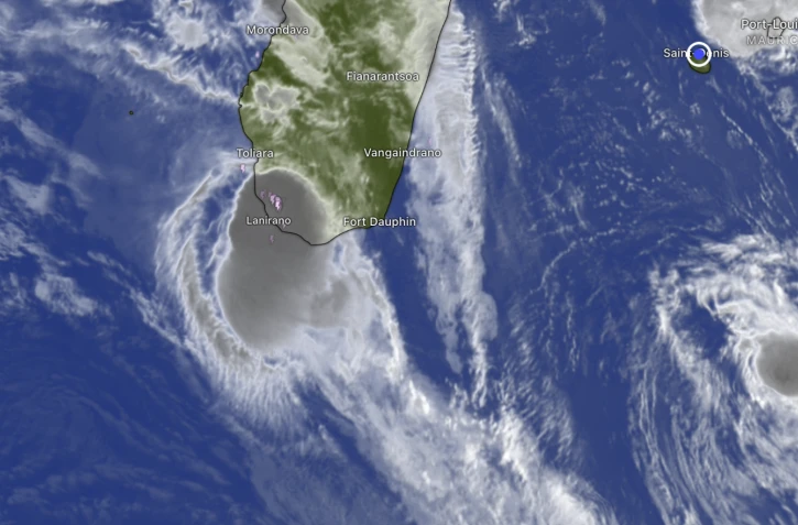 La tempête tropicale modérée évoluant à 80 km au sud-ouest de Madagascar baptisée Ewetse