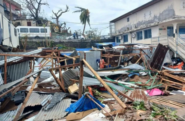 Débris, après le passage du cyclone Chido, à Mayotte, 14 décembre 2024