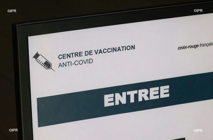 inauguration centre de vaccination pierrefonds