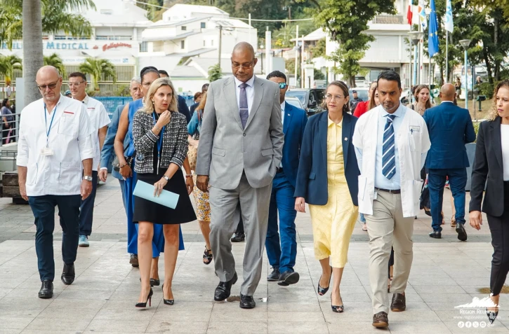 Coopération régionale : Le Président des Seychelles en visite au CHU de Bellepierre