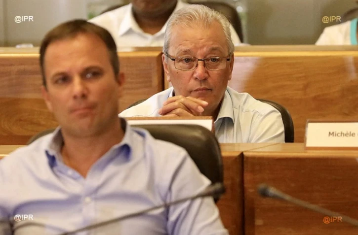 Maurice Gironcel, conseiller départemental, Conseil départemental, séance plénière, quitte son poste