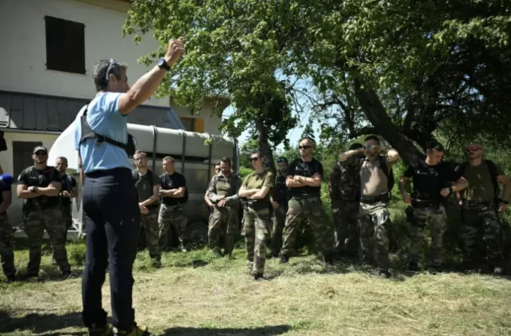 Des gendarmes participent à l'opération de recherche d'Emile, deux ans et demi, porté disparu depuis deux jours, le 10 juillet 2023 au Vernet, dans les Alpes-de-Haute-Provence ( AFP / NICOLAS TUCAT )