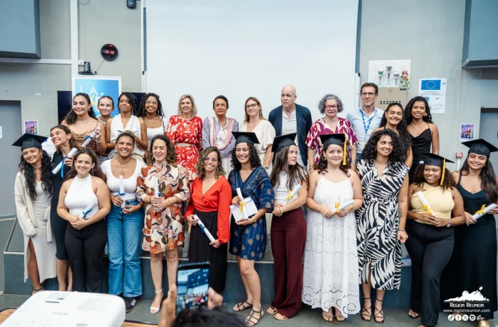 La Région Réunion participe à la remise des attestations de réussite au diplôme d’état de sage-femme