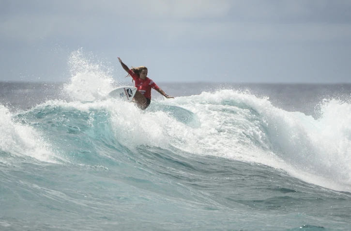 Saint-Gilles les Bains : la Réunionnaise Hina Conradi remporte la finale dames de l’Open de France de surf