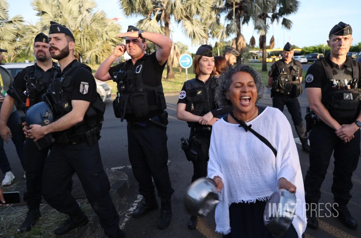 manifestations pendant la visite de Borne 