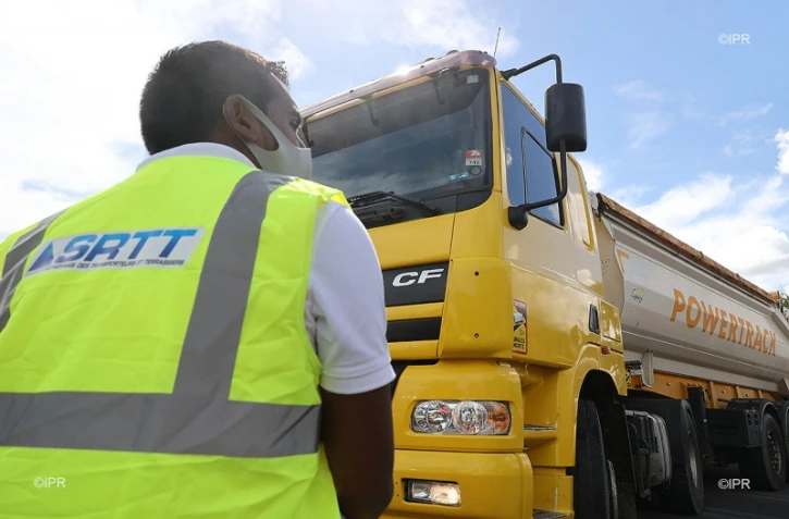 blocage transporteurs nrl saint denis grts srtt