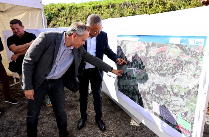 Petite-Île : Cyrille Melchior et Serge Hoareau donnent le coup d’envoi du chantier de la rue des Palmistes