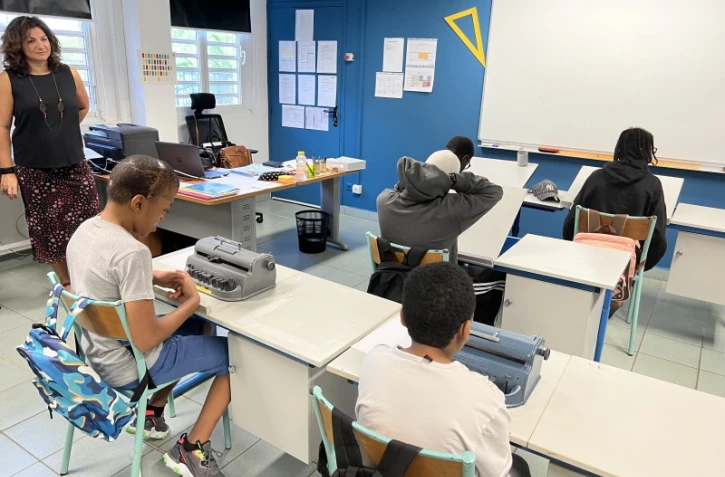 Collège Émile Hugot : l'Académie inaugure une unité d'enseignement externalisée pour les élèves déficients visuels