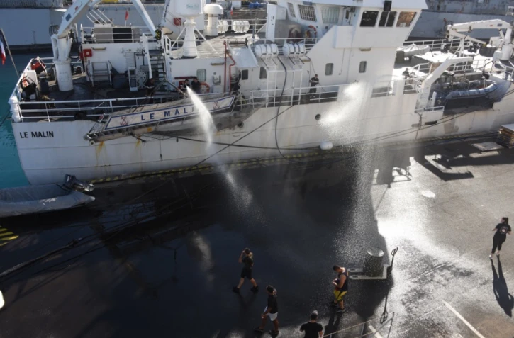 Exercice de mouvement de foule et d'alerte à la bombe pour l'armée