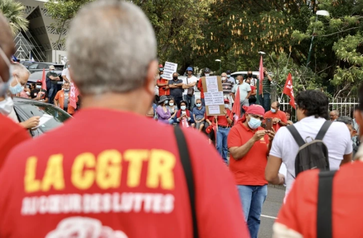 Manifestation cgtr devant l'ars