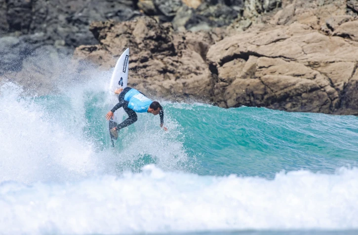 Surf : le Réunionnais Maxime Huscenot remporte le Pantin Pro