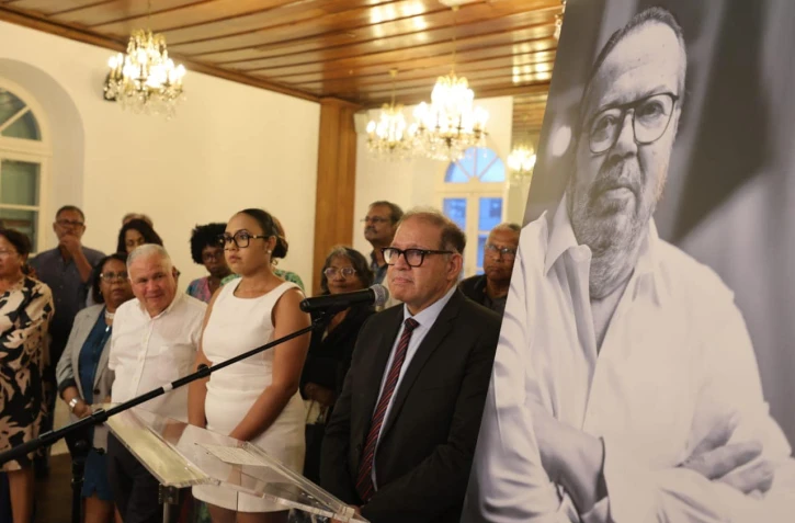 Saint-Pierre : la salle du conseil municipal baptisée au nom de Michel Fontaine