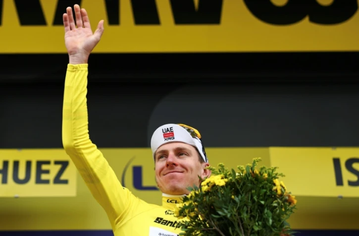Le maillot jaune Tadej Pogacar, vainqueur de la première des deux arrivées à l'Alpe d'Huez, lors de la 20e étape, le 25 juillet 2026