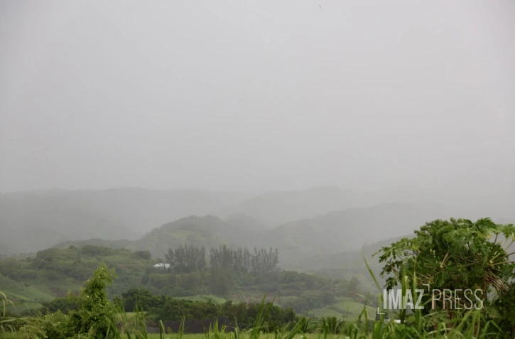 Perturbation tropicale : La Réunion toujours en vigilance fortes pluies et orages et risque de crues [?]