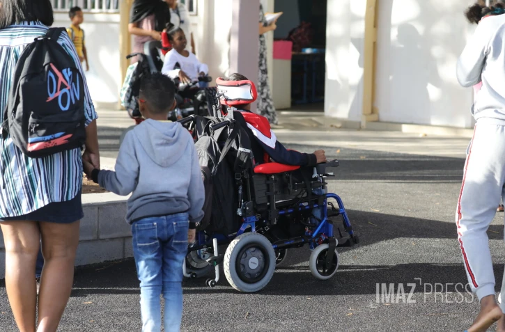 école primaire et handicapé