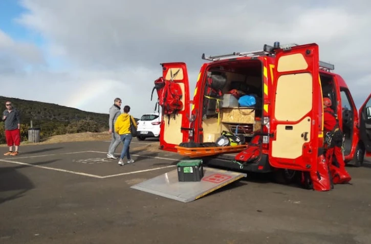 Veau tombé faille Maïdo secours pompiers
