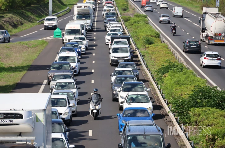 embouteillage et moto 