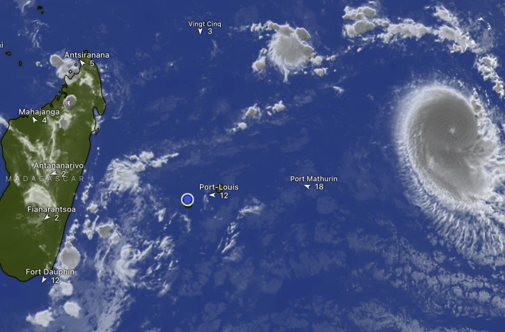 Dudzai commencer à faiblir, son passage au plus près de La Réunion prévu en début de semaine prochaine