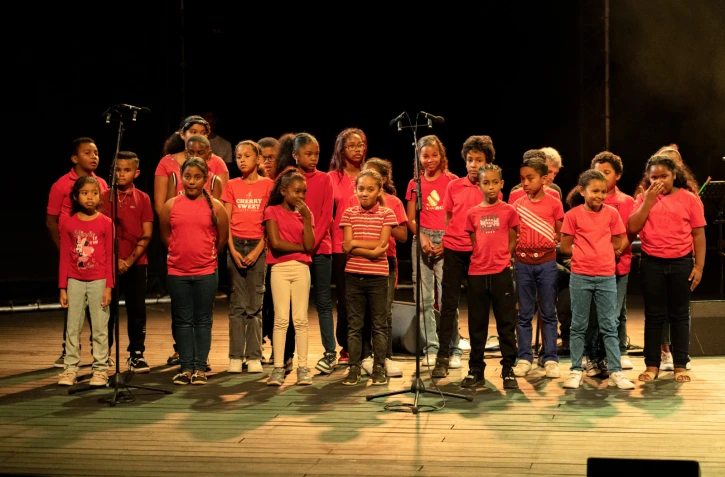 280 élèves de Saint-Paul réunis pour un spectacle au Teat Champ Fleuri
