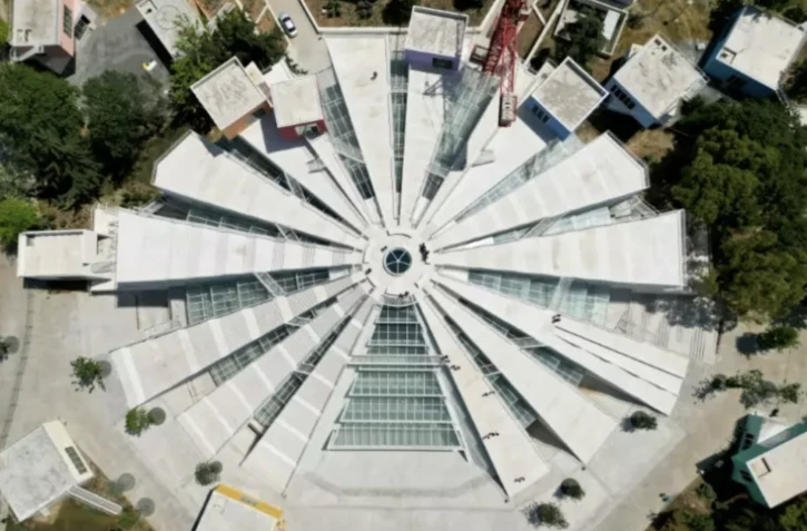 La pyramide de Tirana le 24 mai 2023 ( AFP / ADNAN BECI )