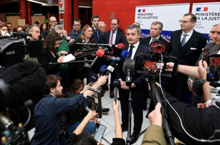 Le ministre de la Justice, Gérald Darmanin (c), en conférence de presse à Marseille, le 2 janvier 2025 ( AFP / Sylvain THOMAS )