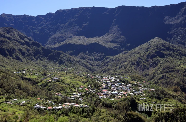 village de palmiste rouge à cilaos 