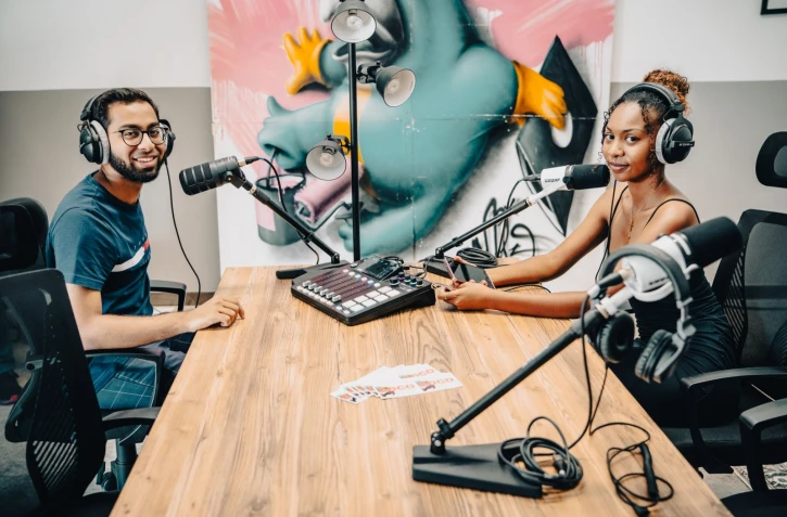 Saint-Denis : Radio Coco, une station lancée pour les jeunes