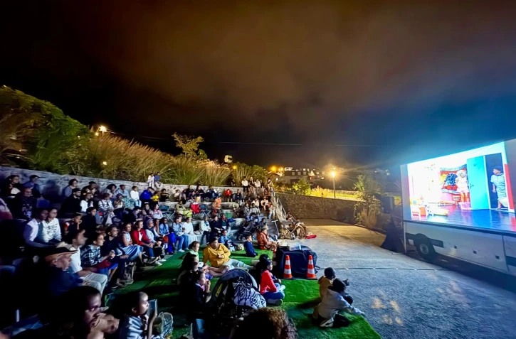 Saint-Denis : projection en plein air pour la 2e soirée Komédi da Kour