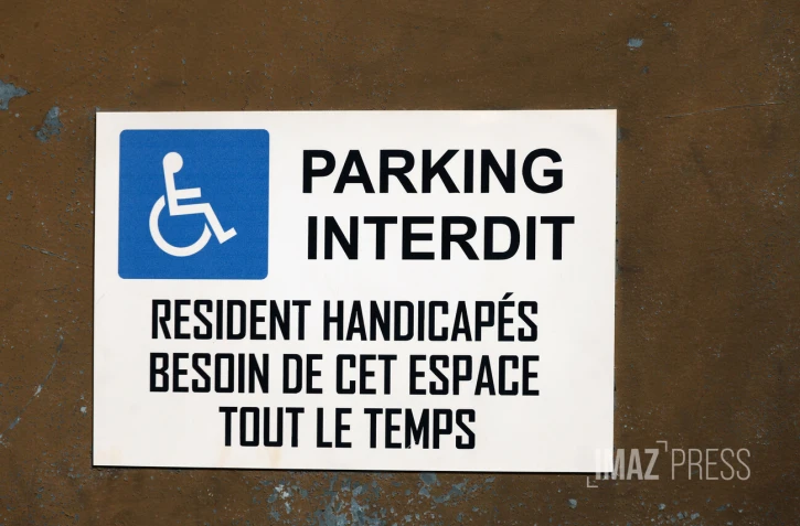 panneau handicape 