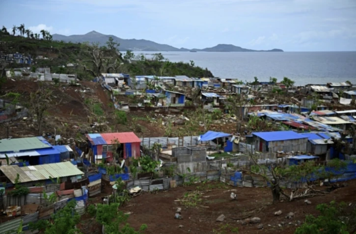 Des maisons détruites par le passage du cyclone Chido, le 4 janvier 2025 à Mayotte ( AFP / JULIEN DE ROSA )