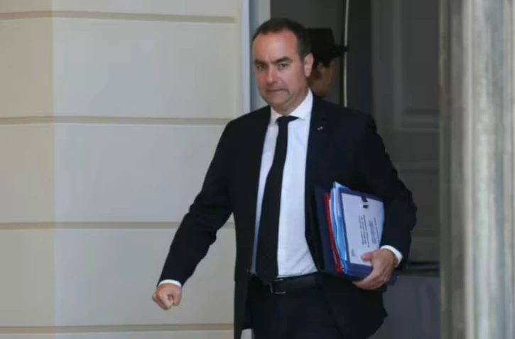 Le Premier ministre Sébastien Lecornu à la sortie de l'Elysée, le 9 juillet 2026 à Paris ( AFP / Thomas SAMSON )