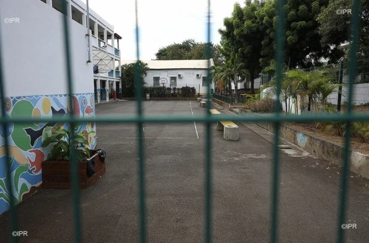 école fermé 