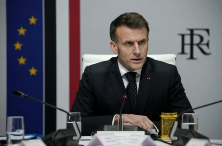 Le président Emmanuel Macron s'exprime lors d'un conseil de défense à l'Elysée, le 1er mars 2026 à Paris ( POOL / Aurelien Morissard )
