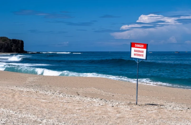 Baignade non-autorisée à la plage de Boucan Canot 