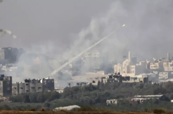 Des roquettes tirées en direction d'Israël depuis la bande de Gaza, à Sderot le 23 octobre 2023 ( AFP / Jack GUEZ )