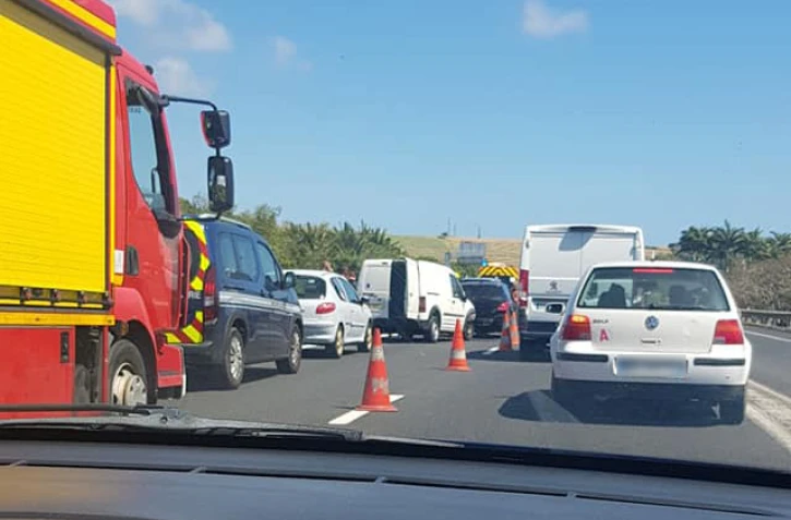 accident trois véhicules sainte-suzanne