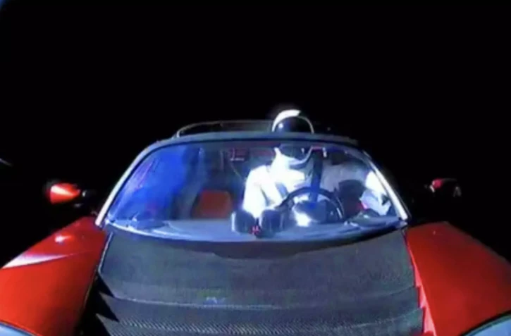 Des astronomes confondent un astéroïde… avec une Tesla