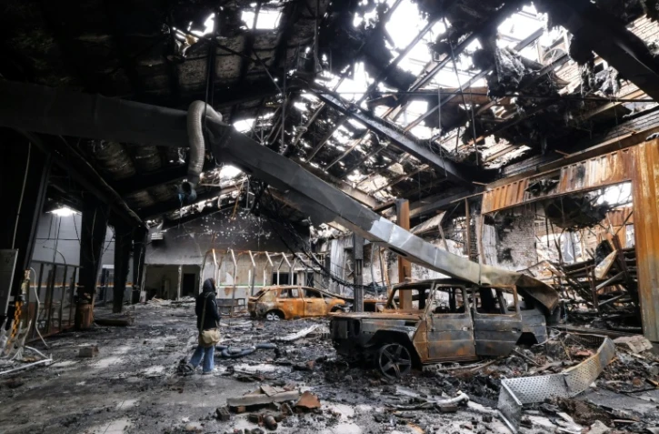 Un garage de Téhéran après un bombardement, le 28 mars 2026