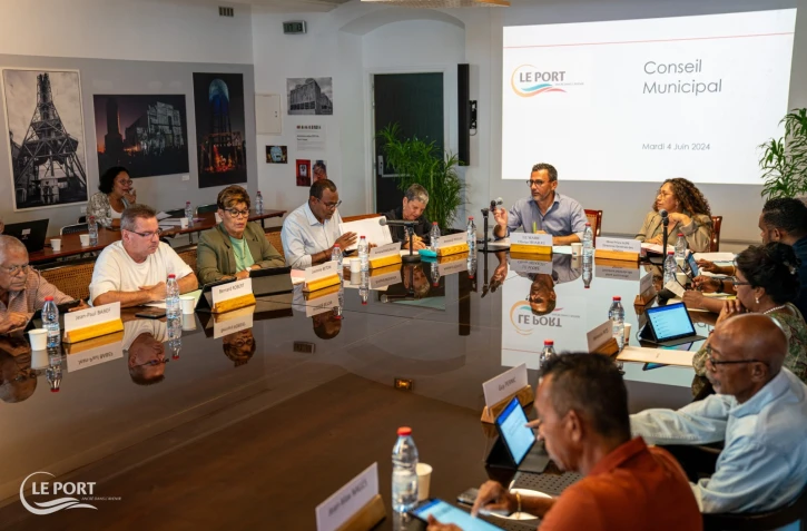Le conseil municipal de la ville du Port s’est réuni le mardi 4 juin 2024 sous la présidence du maire, Olivier Hoarau. Les 19 dossiers à l’ordre du jour ont été adoptés. La commune a notamment approuvé l’attribution d’une subvention d’investissement d’un montant de 40.000 euros au comité régional de gymnastique pour renouveler ses équipements. Nous publions le communiqué de la ville ci-dessous