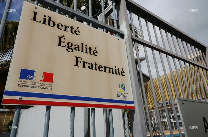 collège fermé 