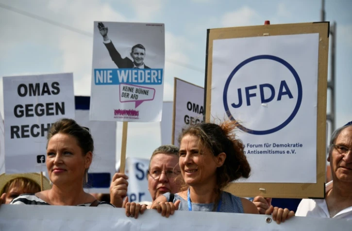 Des milliers de personnes ont défilé le 24 août 2019 à Dresde, en Allemagne, pour protester contre le racisme et l'avancée de l'extrême droite en Allemagne