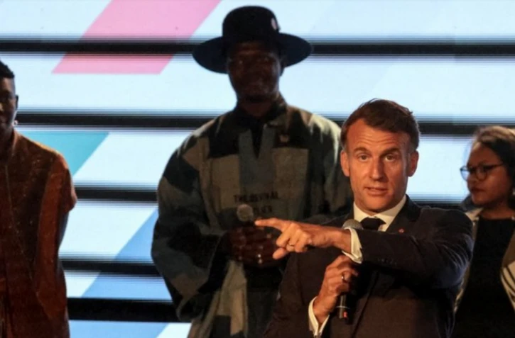 Emmanuel Macron a dû rappeler le public à l'ordre durant le sommet "Africa Forward", à Nairaobi, au Kenya. Photo AFP - Ludovic Marin