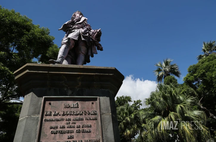statue Mahé de Labourdonnais 