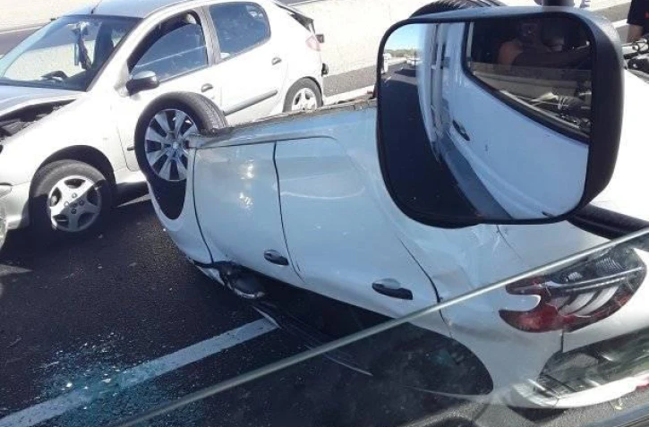 Route Tamarins, accident, voiture, toit, cabris, radar974